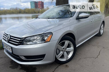 Седан Volkswagen Passat 2012 в Ровно