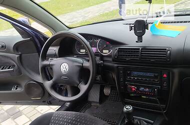 Седан Volkswagen Passat 2003 в Березному