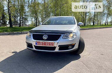 Універсал Volkswagen Passat 2010 в Житомирі