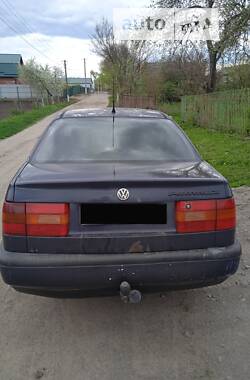 Седан Volkswagen Passat 1994 в Казатине