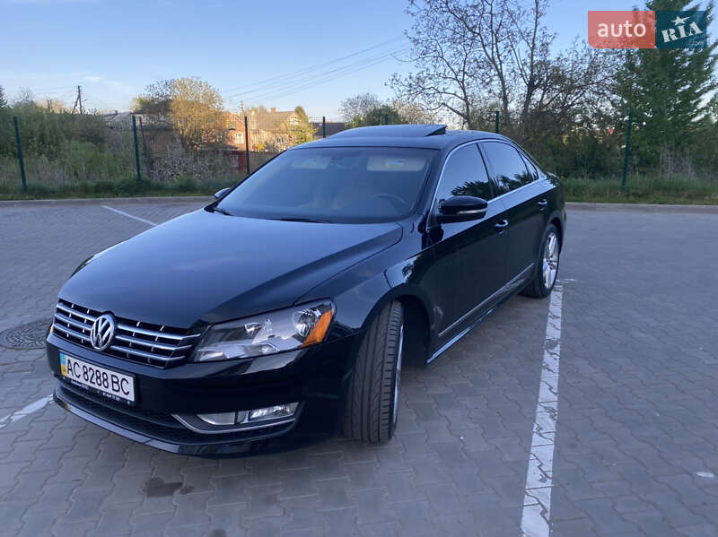 Седан Volkswagen Passat 2015 в Луцке