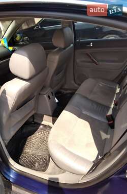 Седан Volkswagen Passat 2004 в 