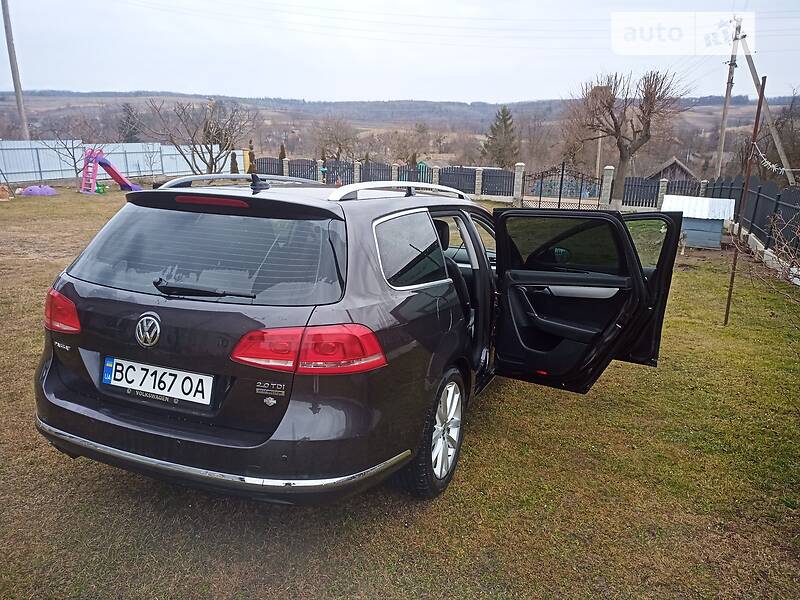Универсал Volkswagen Passat 2011 в Старом Самборе