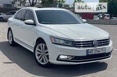 Седан Volkswagen Passat 2015 в Запорожье