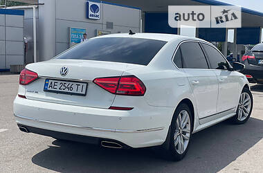 Седан Volkswagen Passat 2015 в Запорожье