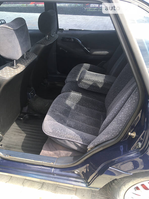 Седан Volkswagen Passat 1995 в Теребовле