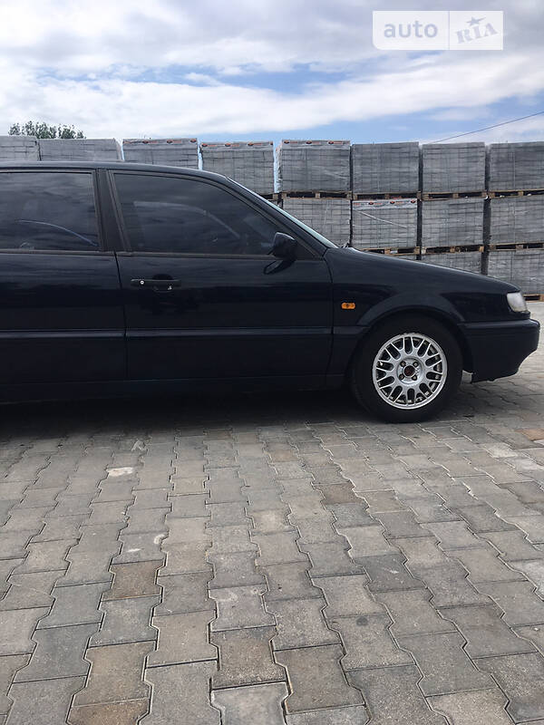 Седан Volkswagen Passat 1995 в Теребовле