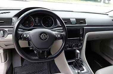 Седан Volkswagen Passat 2017 в Одессе