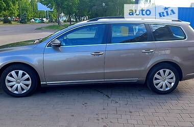 Универсал Volkswagen Passat 2012 в Луцке