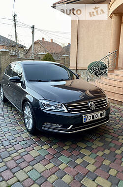 Седан Volkswagen Passat 2012 в Мукачевому