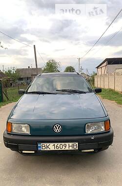 Универсал Volkswagen Passat 1991 в Горохове