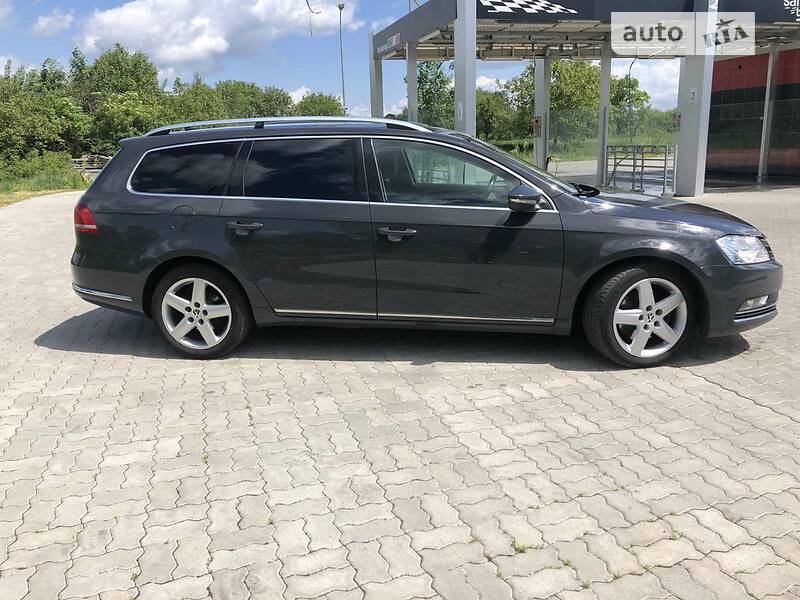 Универсал Volkswagen Passat 2012 в Стрые