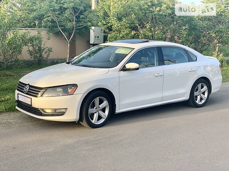 Седан Volkswagen Passat 2012 в Киеве