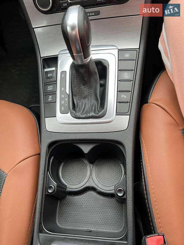 Седан Volkswagen Passat 2011 в Луцке