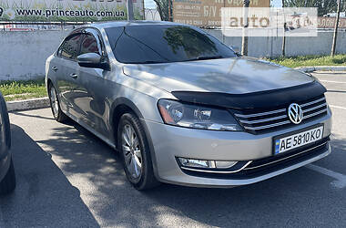 Седан Volkswagen Passat 2013 в Днепре