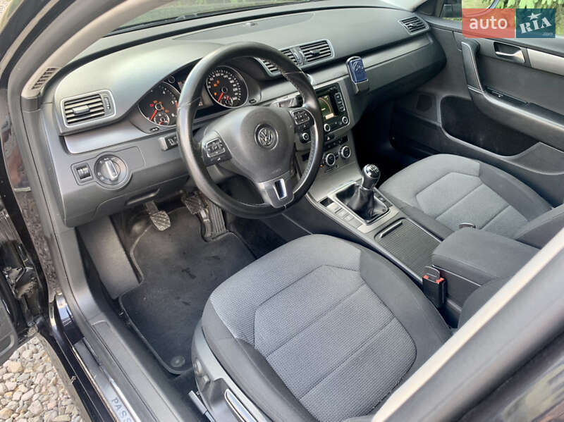 Універсал Volkswagen Passat 2012 в Іршаві
