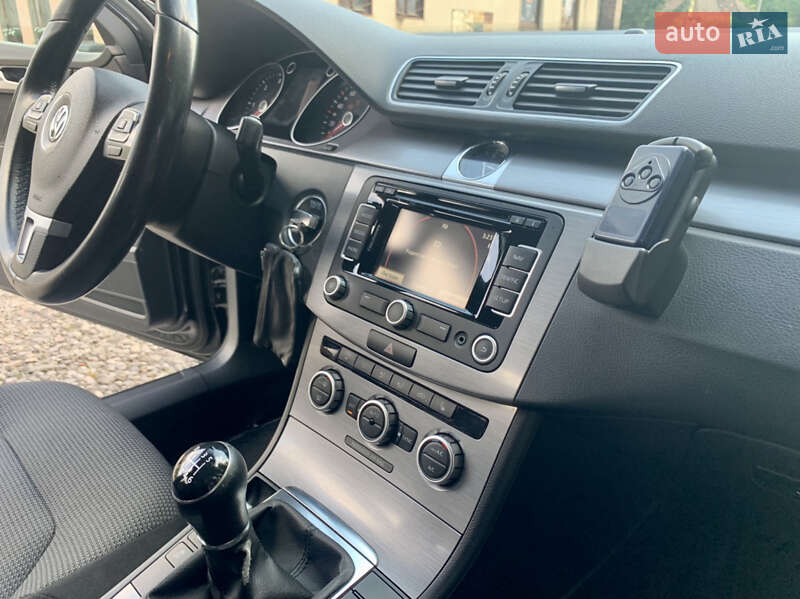 Універсал Volkswagen Passat 2012 в Іршаві