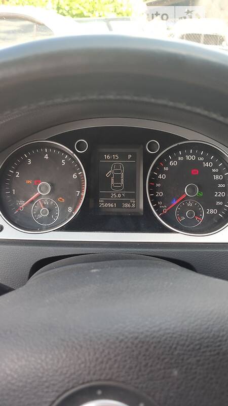 Универсал Volkswagen Passat 2009 в Бродах