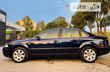 Седан Volkswagen Passat 2003 в 