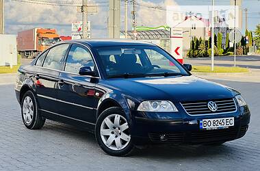 Седан Volkswagen Passat 2003 в 
