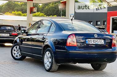 Седан Volkswagen Passat 2003 в 