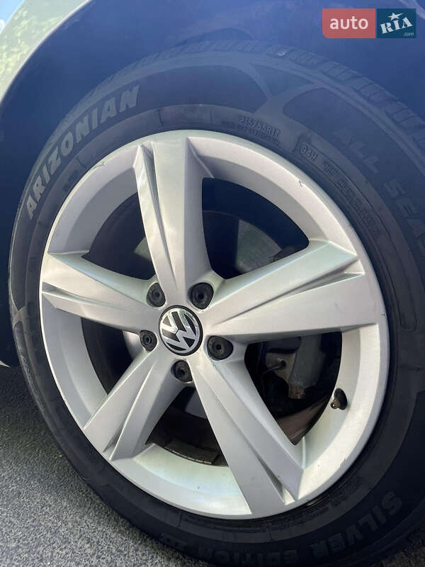 Седан Volkswagen Passat 2012 в Дрогобичі