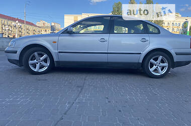 Седан Volkswagen Passat 1997 в Киеве