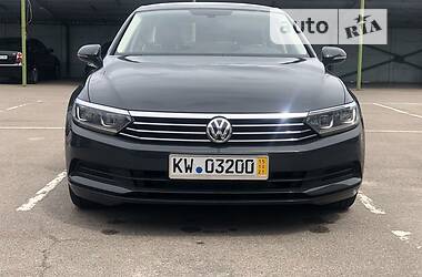 Седан Volkswagen Passat 2015 в Житомирі