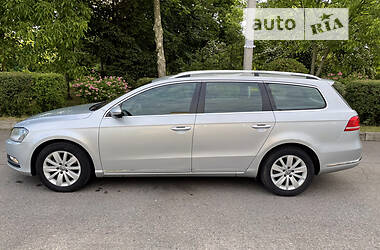 Универсал Volkswagen Passat 2012 в Ровно