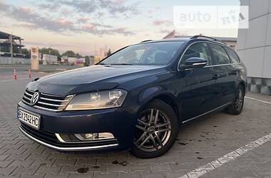 Універсал Volkswagen Passat 2011 в Хмельницькому