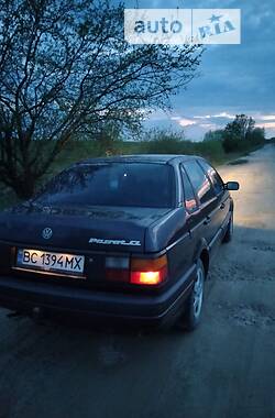 Седан Volkswagen Passat 1990 в Львові