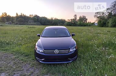 Седан Volkswagen Passat 2013 в Киеве