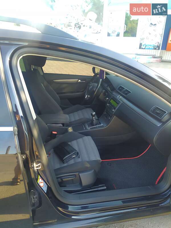 Універсал Volkswagen Passat 2011 в Овручі