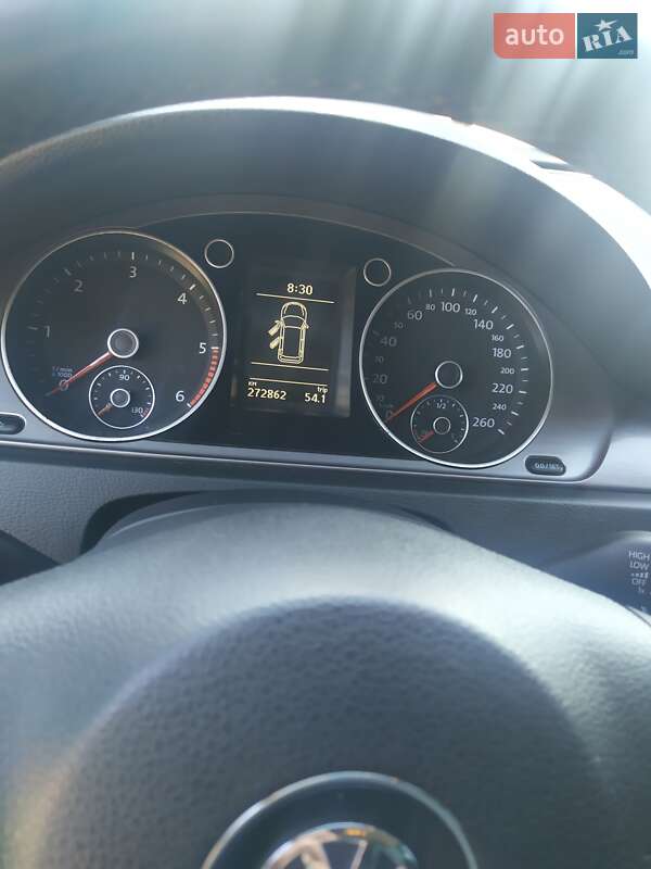 Універсал Volkswagen Passat 2011 в Овручі