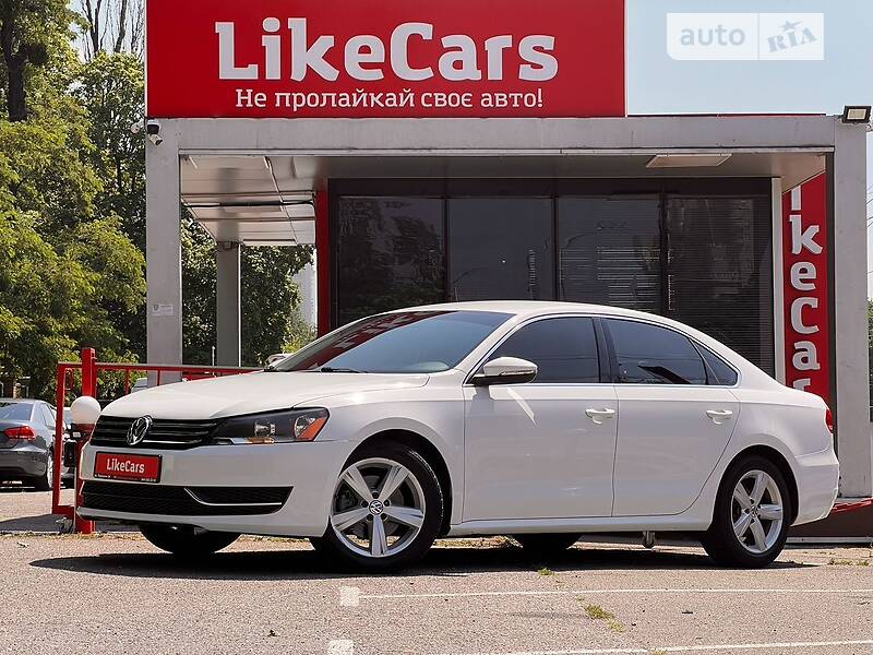 Седан Volkswagen Passat 2012 в Киеве