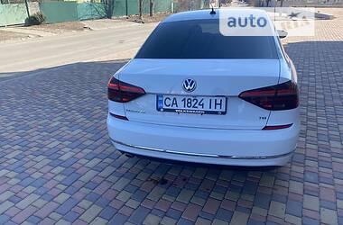 Седан Volkswagen Passat 2018 в Умани