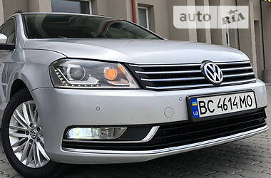 Универсал Volkswagen Passat 2011 в Дрогобыче