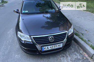 Универсал Volkswagen Passat 2005 в Киеве