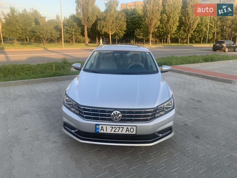 Седан Volkswagen Passat 2016 в Киеве