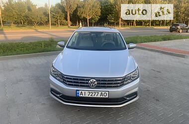 Седан Volkswagen Passat 2016 в Киеве