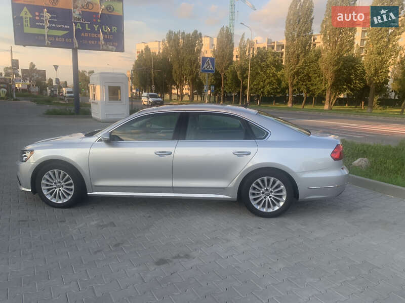 Седан Volkswagen Passat 2016 в Киеве