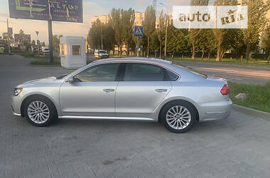 Седан Volkswagen Passat 2016 в Киеве