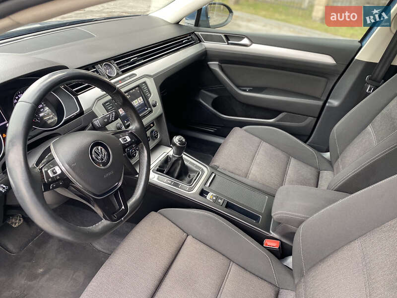 Универсал Volkswagen Passat 2016 в Каменке-Бугской