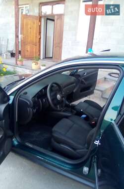 Универсал Volkswagen Passat 2001 в 