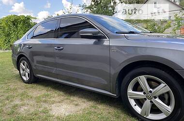 Седан Volkswagen Passat 2015 в Тернополі