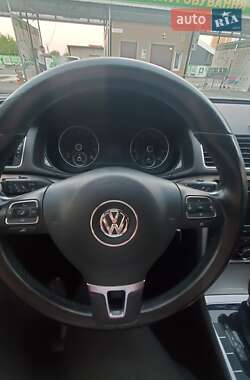 Седан Volkswagen Passat 2012 в 
