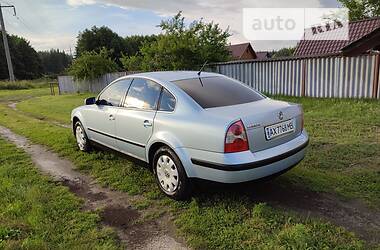 Седан Volkswagen Passat 2001 в Змиеве