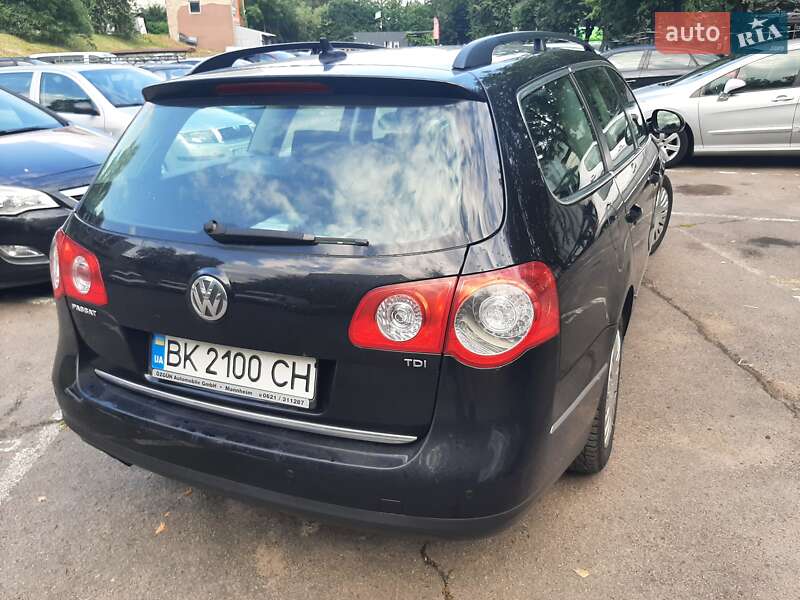 Універсал Volkswagen Passat 2010 в Рівному