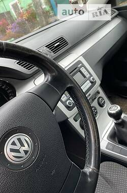 Седан Volkswagen Passat 2007 в Глухове