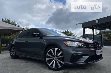 Седан Volkswagen Passat 2018 в Львове